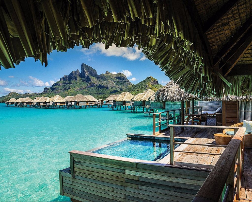 Four Seasons Resort Bora Bora 5 star luxury hotel in French Polynesia